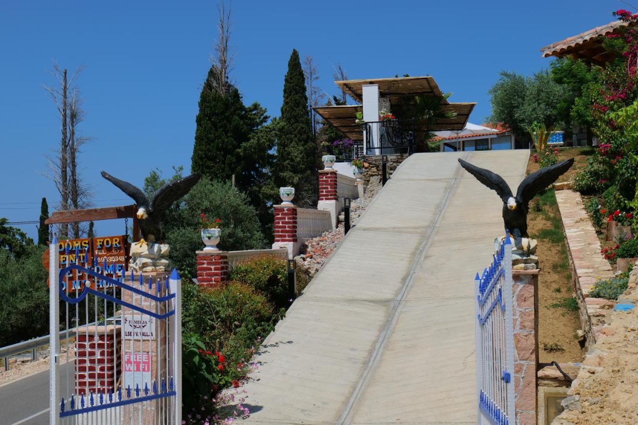 Bed and Breakfast Vila Panorama Piqeras Екстер'єр фото