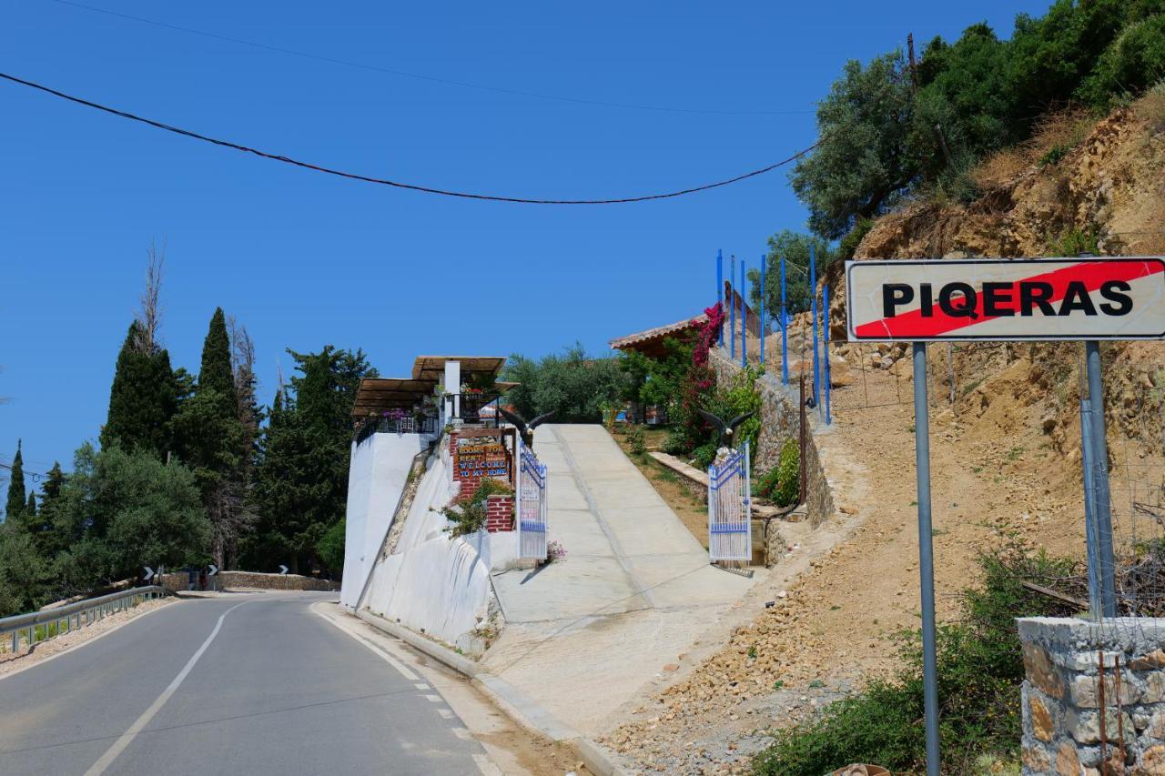 Bed and Breakfast Vila Panorama Piqeras Екстер'єр фото