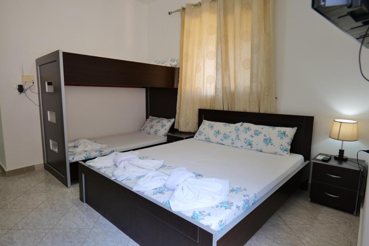 Bed and Breakfast Vila Panorama Piqeras Екстер'єр фото