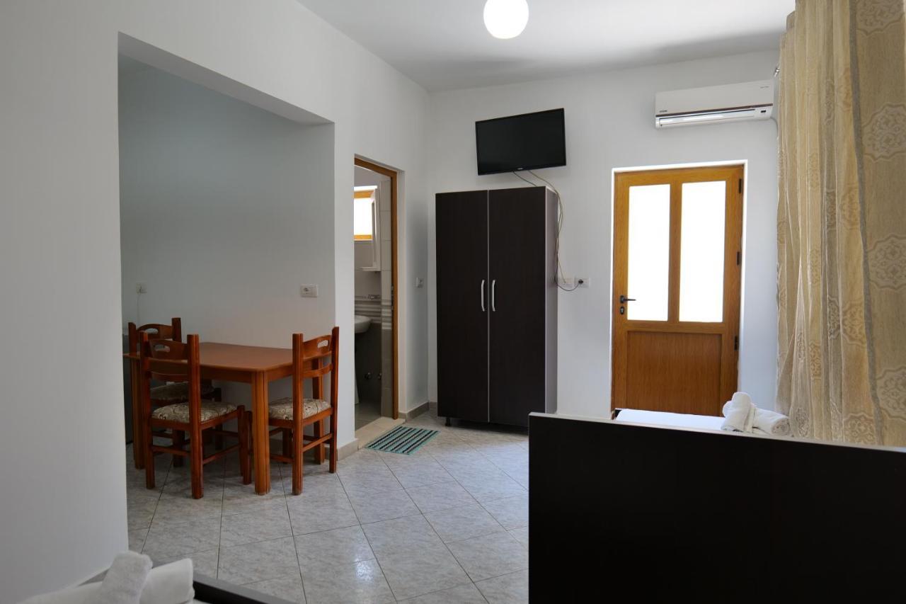 Bed and Breakfast Vila Panorama Piqeras Екстер'єр фото
